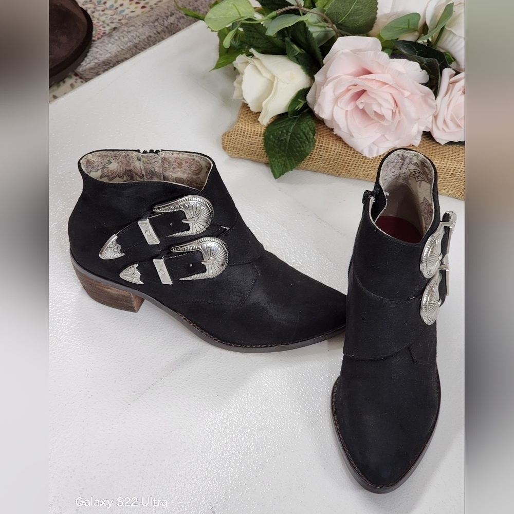Band of Gypsies Black Silver Ankle Booties